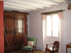 La Mirabelle - chambre rouge armoire